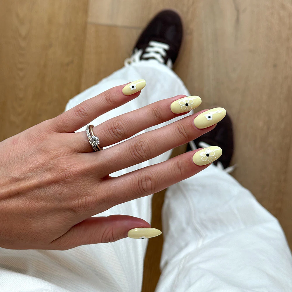 Black and White Flower Nail Stickers - Image 2